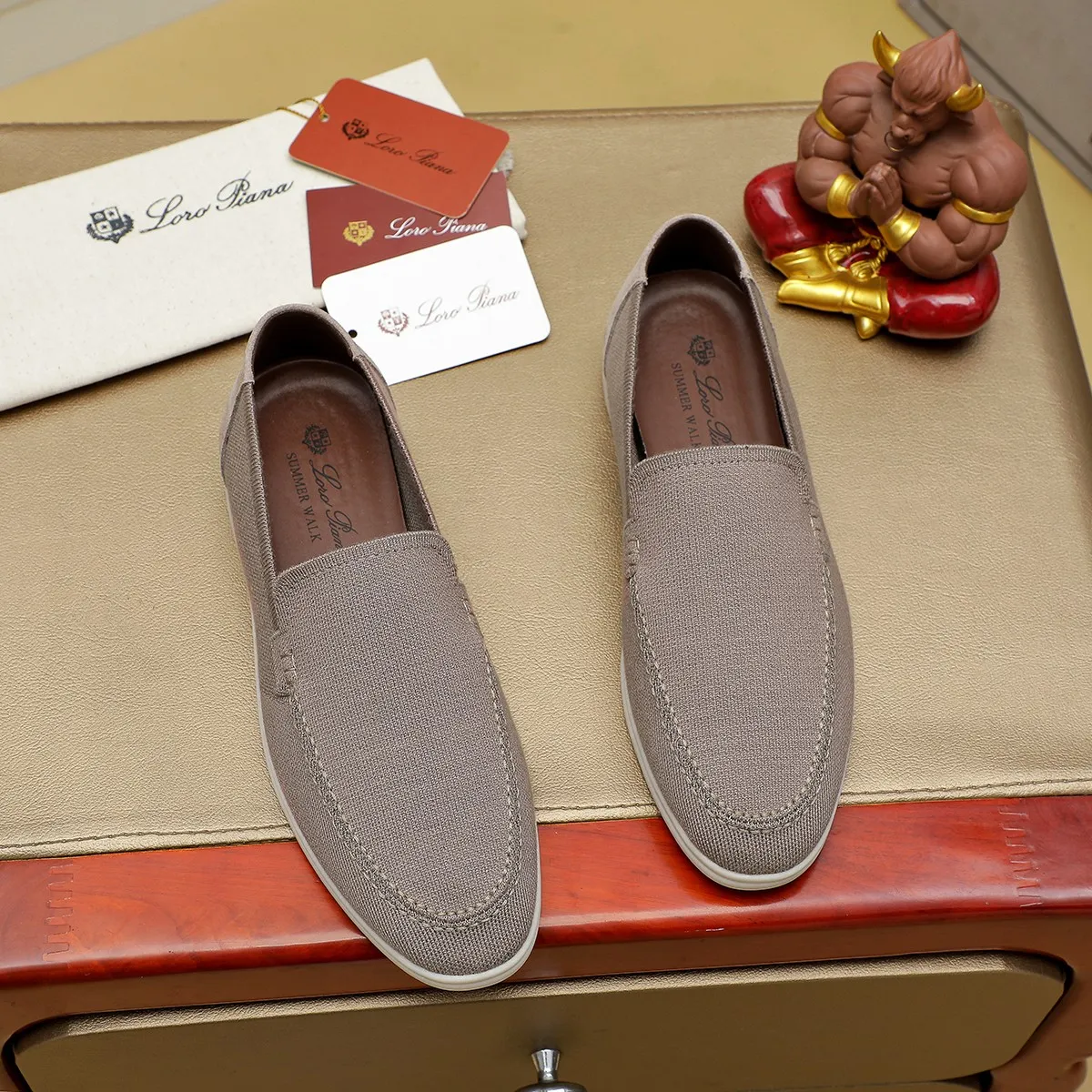 Men's Men's Shoes 💰 400 Loro PIana moccasin made of wish wool fabric. The upper is made of knitted fabric, made on a loom, and then attached to a rubber sole. The Rain System's water-repellent treatment enhances the shoe's functional design, while the suede details give the shoe a sense of elegance and sophistication. Made from Wish, fine wool from Australian and New Zealand Merino sheep 38-44